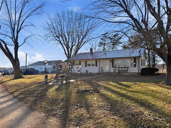 20567 York Rd, Brunswick, MO 65236
