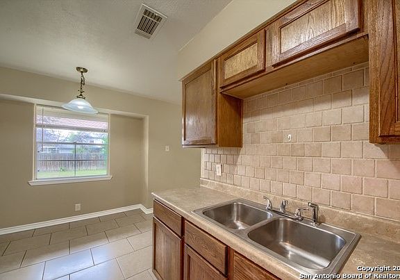 4th image of 4407 Sun Gate St