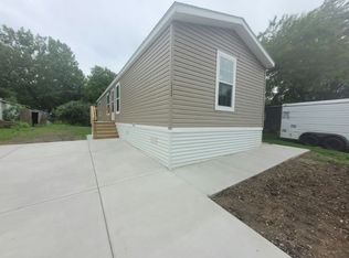 111 Maple Dr #48, Mankato, MN 56001