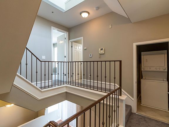 4th image of 5237 Willowcrest Ave #101