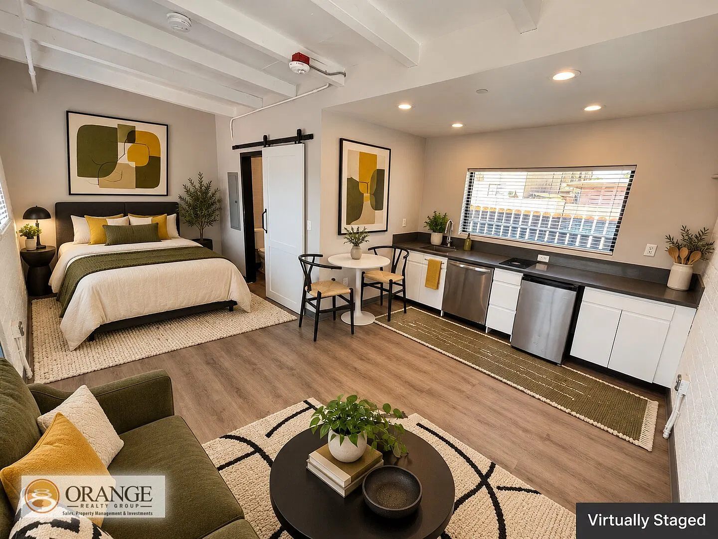 Downtown Boutique Studio Apartment - Move In Special! — Photo 2