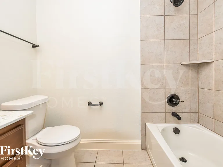 293 Arbury Dr — Photo 12