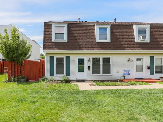 1856 Stockton Dr #1856, Hoffman Estates, IL 60169
