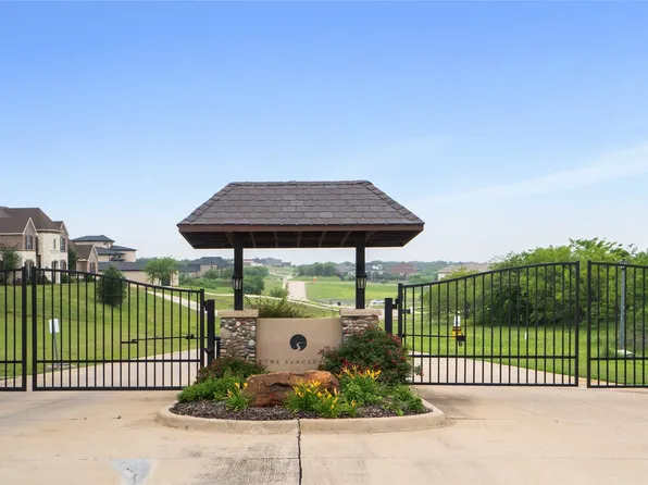 1207 Tulip Ct, Grand Prairie, TX 75104