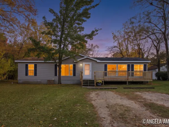 62 60th St SW, Grand Rapids, MI 49548