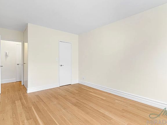 5th image of 145 W 67th St APT 6F