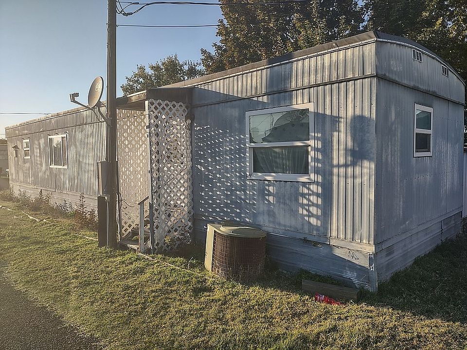 2nd image of 1331 W Pine St Trailer 15