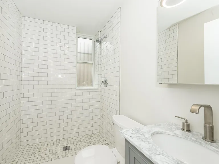 846 N Hermitage Ave — Photo 10