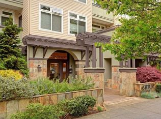 18 Dravus St APT 104, Seattle, WA 98109