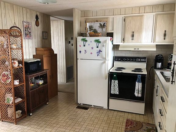 5th image of 12651 Seminole Blvd Unit 14-M