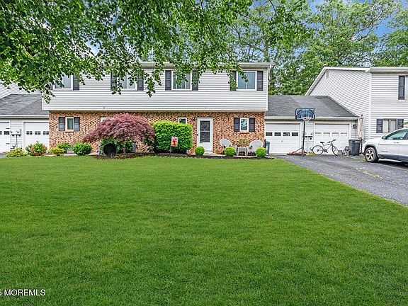 2nd image of 2 Elizabeth Court