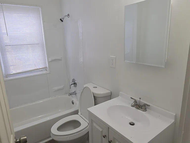 19801 Locherie Ave — Photo 13