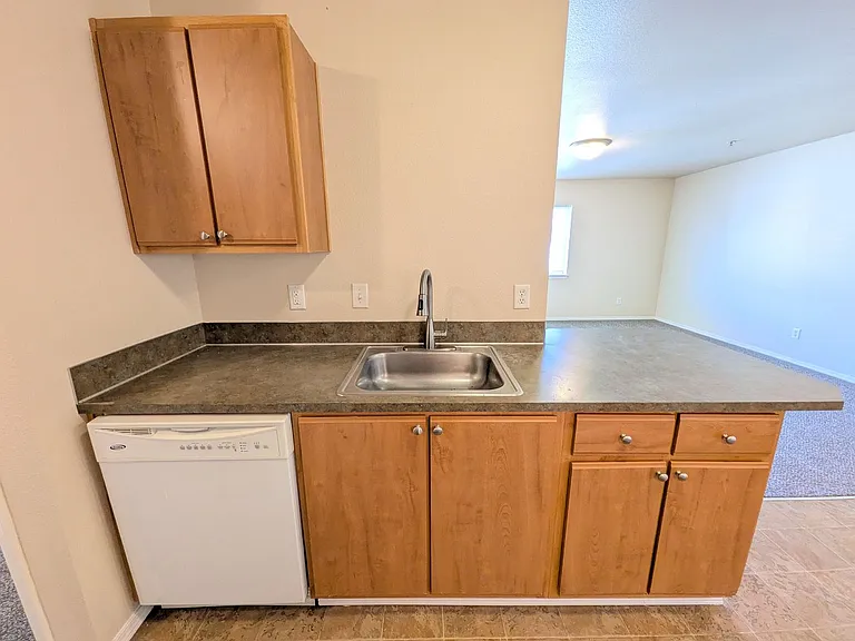 Wellesley Park Apartments — Photo 117