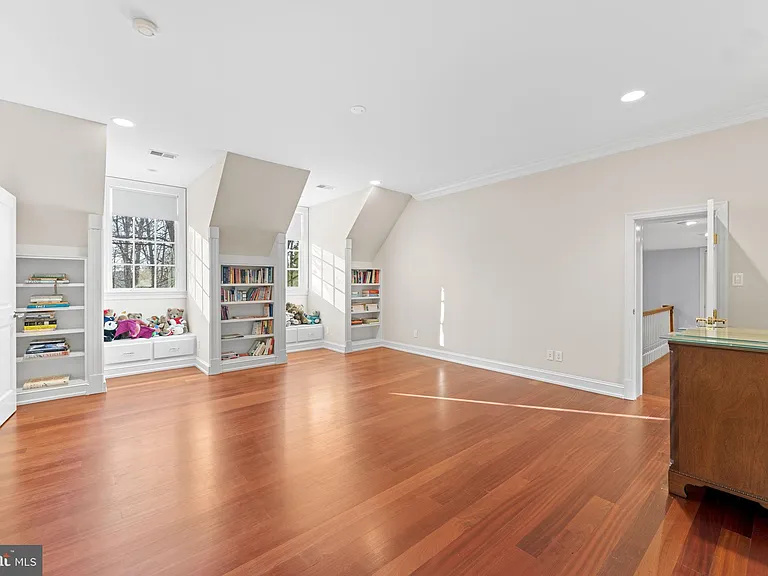 8541 Old Dominion Dr — Photo 25