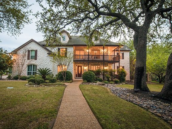 2nd image of 9742 Trophy Oaks Dr