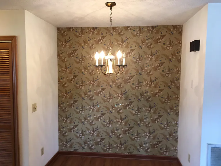Dinning Room (Next to Kitchen)