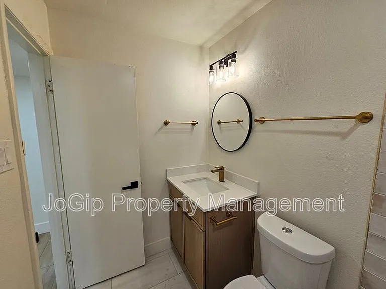1725 R Ave — Photo 11