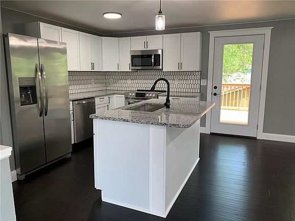 3rd image of 2605 Blackwell Rd
