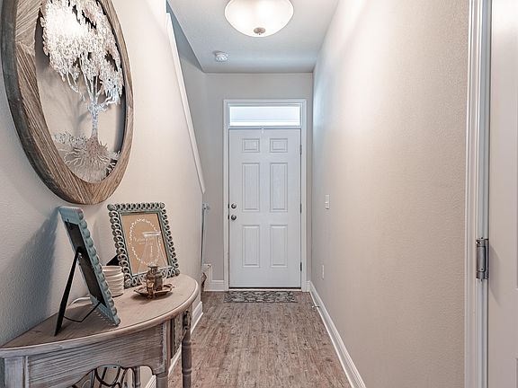 4th image of 316 Sand Oak Blvd