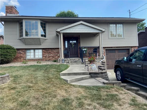 3206 Charles Dr, Vienna, WV 26105