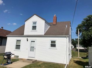 1853 33rd St, Moline, IL 61265