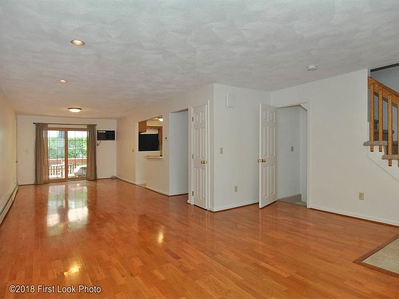 4th image of 144 Oak Park Dr