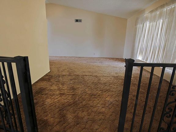 2nd image of 6203 W Greenbriar Dr