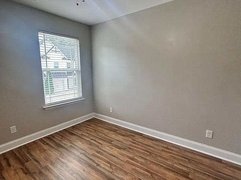 8445 Brookmoor Ln — Photo 17