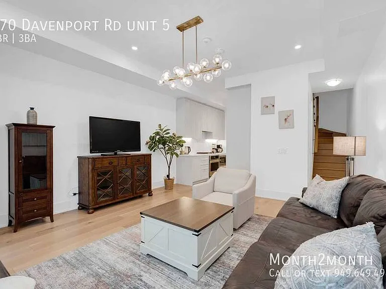 270 Davenport Rd #5 — Photo 6