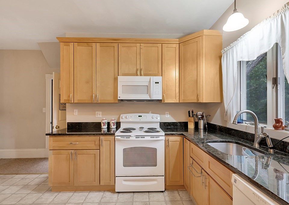 1st image of 64 Highland St #64
