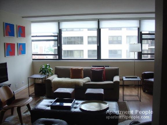 3rd image of 1445 N State Pkwy APT 2203