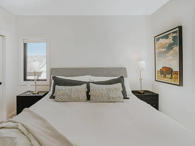 401 E Peach St — Photo 41