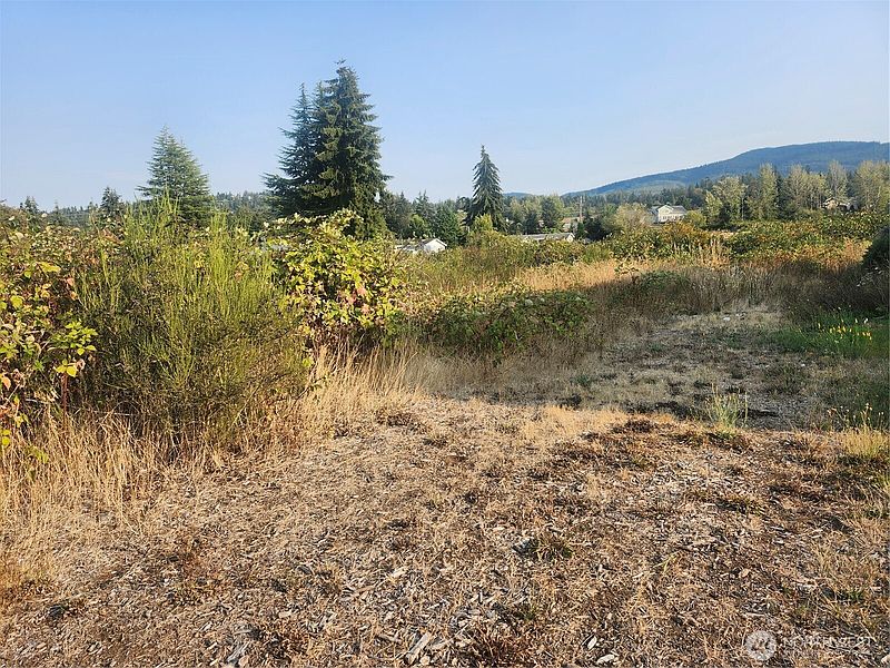 2nd image of 421 Salal Place