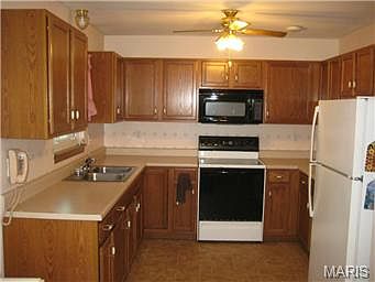 4th image of 2120 Martina Dr