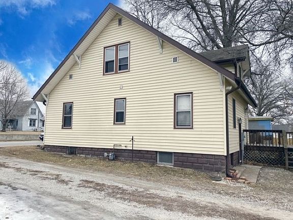 2nd image of 847 Park St