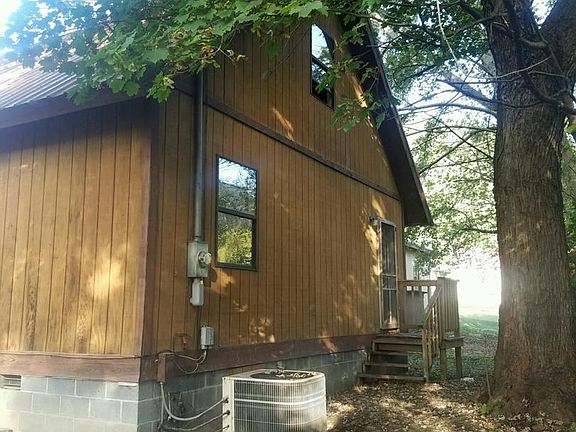 3rd image of 608 E 6th St N