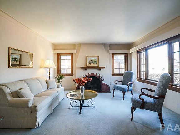 5th image of 2508 W Melrose Pl