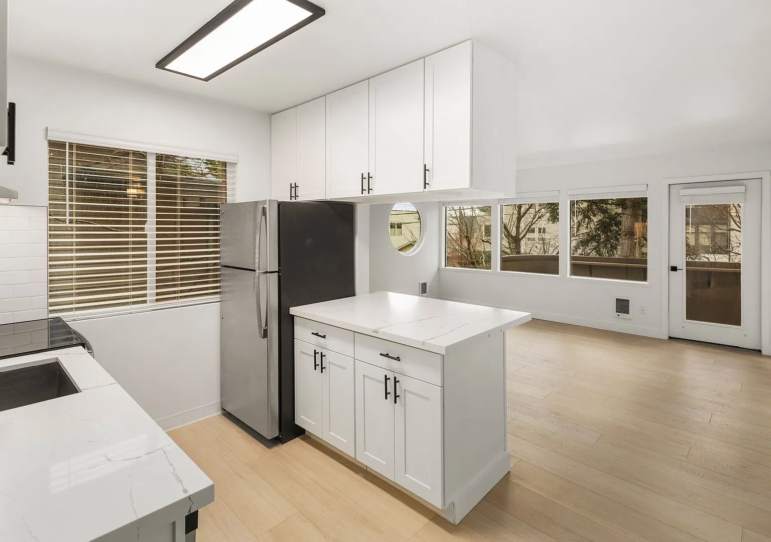 Newly Renovated 2-Bedroom Apartment with Private Balcony in Wallingford — Photo 3