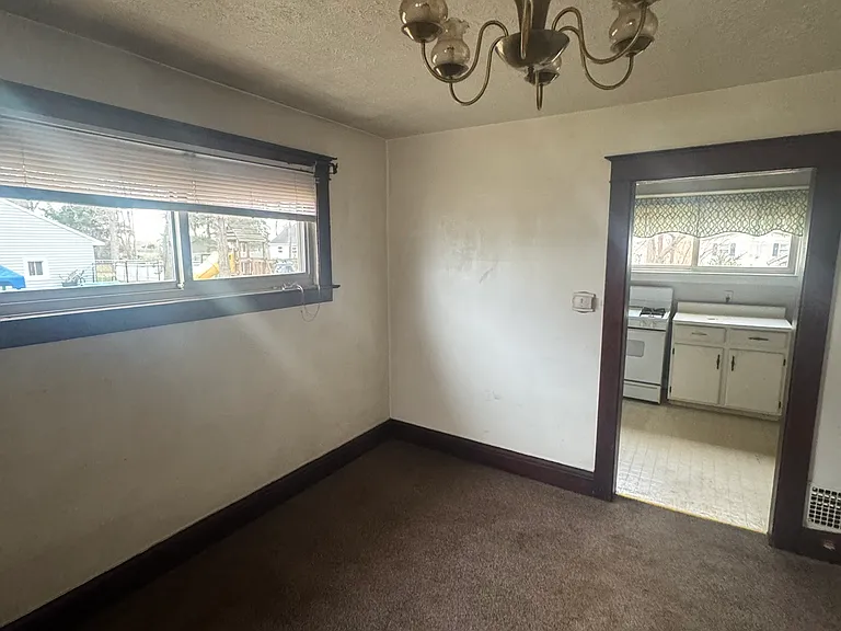 2236 King St — Photo 9