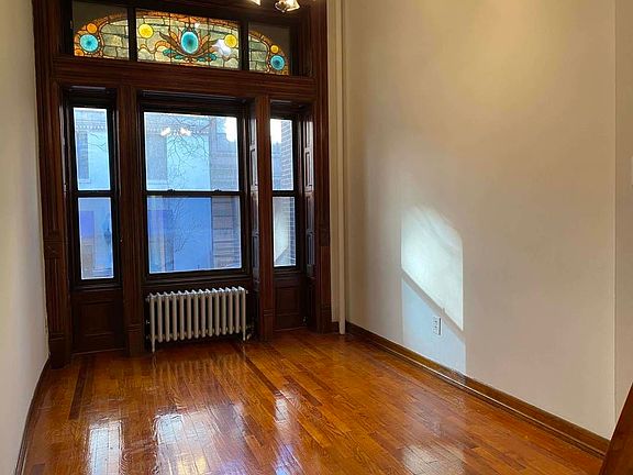 2nd image of 104 W 71st St #2