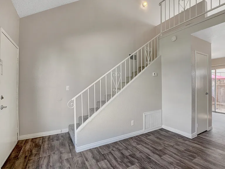 Green Tree Apartments — Photo 44