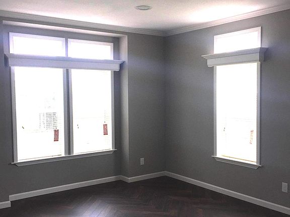 4th image of 124 Robert James Dr