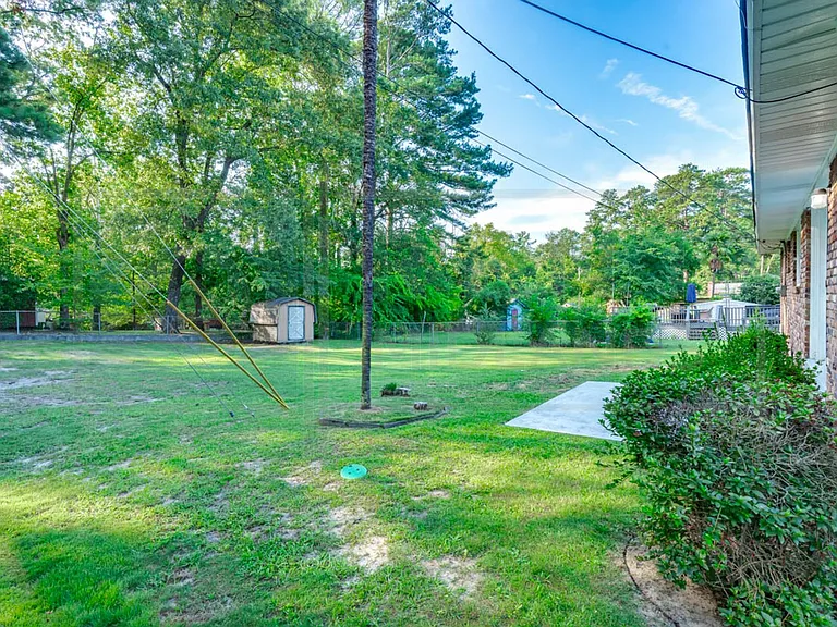 2532 Parkwood Dr — Photo 8