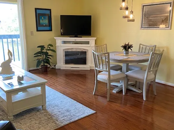 200 Meres Blvd APT 27, Tarpon Springs, FL 34689