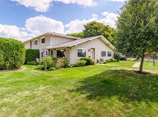 904 Eastbrooke Ln, Rochester, NY 14618