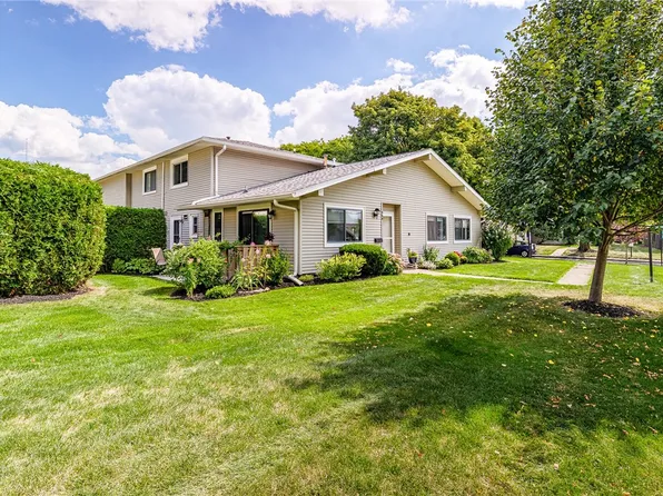 904 Eastbrooke Ln, Rochester, NY 14618