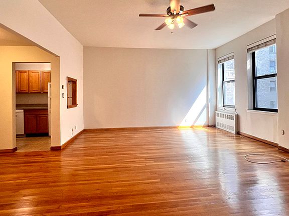 3rd image of 34 W 69th St APT 3B