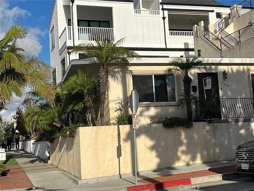 2 bed, 900 sqft, $4,150 — Photo 4