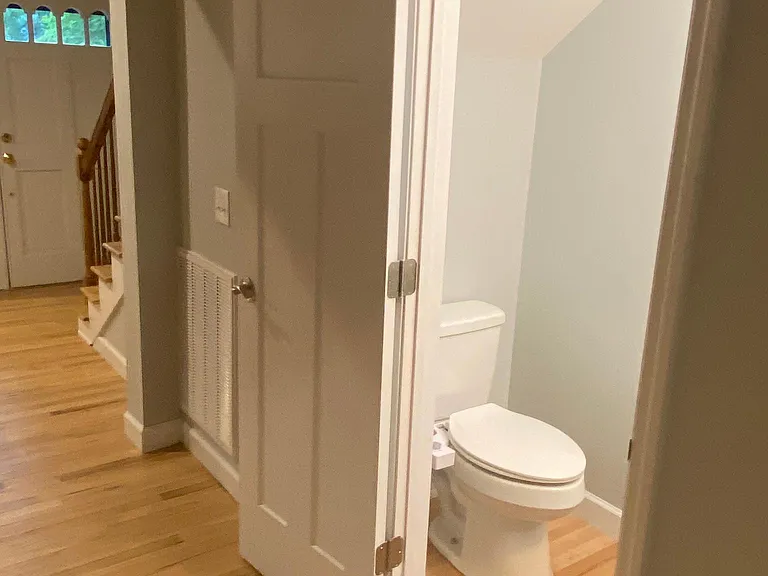 832 Colony Dr — Photo 11