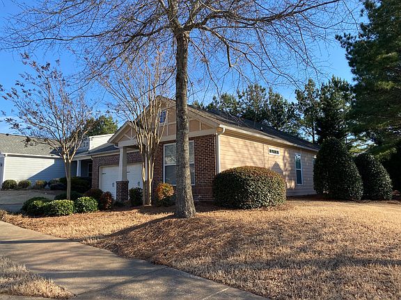 2nd image of 200 Balsam Dr